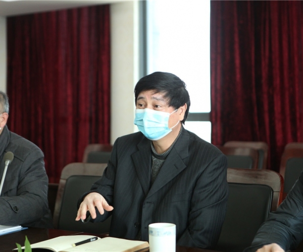 黄冈市政协副主席马玉华来东升国际丝绸集团调研工作